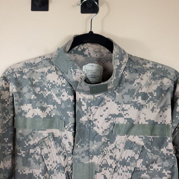 Army Combat Flame Resistant Uniform Coat in Digital Camo Size M Short - Picture 7 of 12